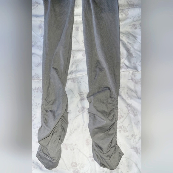 ARTIZAN by Robin Barre Ruched Capri Legging,➡️ Grey, Blue, Black, 3 For 1 $$$$ - Picture 5 of 8